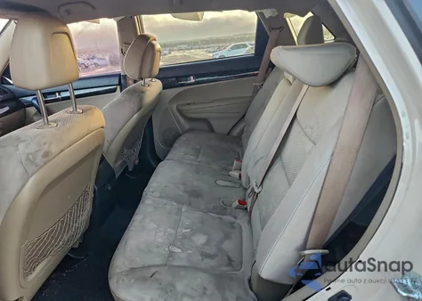 2011 Kia Sorento Base from USA, damaged, VIN 5XYKT3A18BG104418